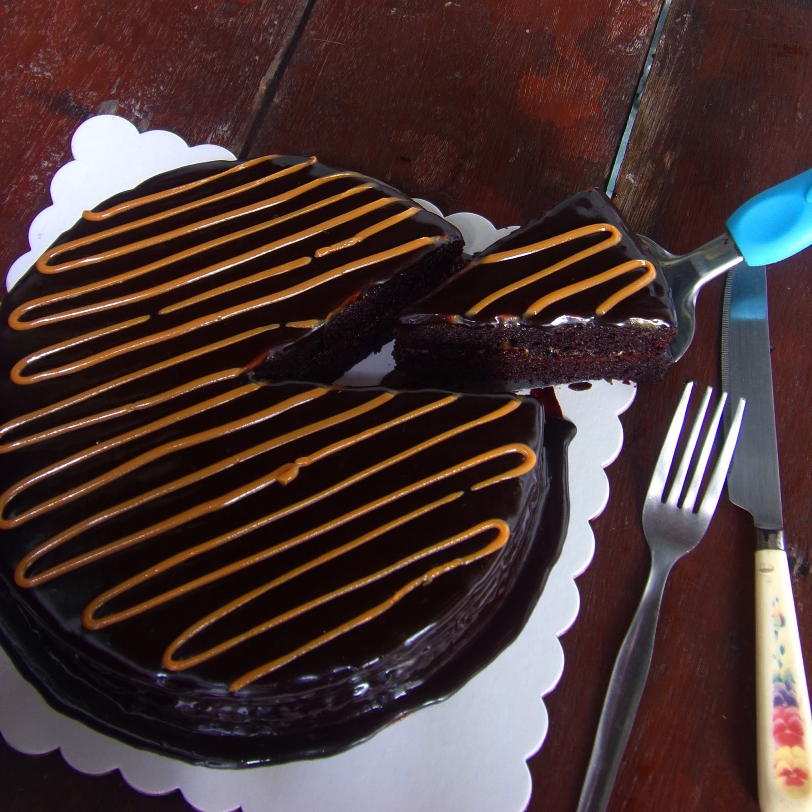 chocolate moist cake recipe panlasang pinoy